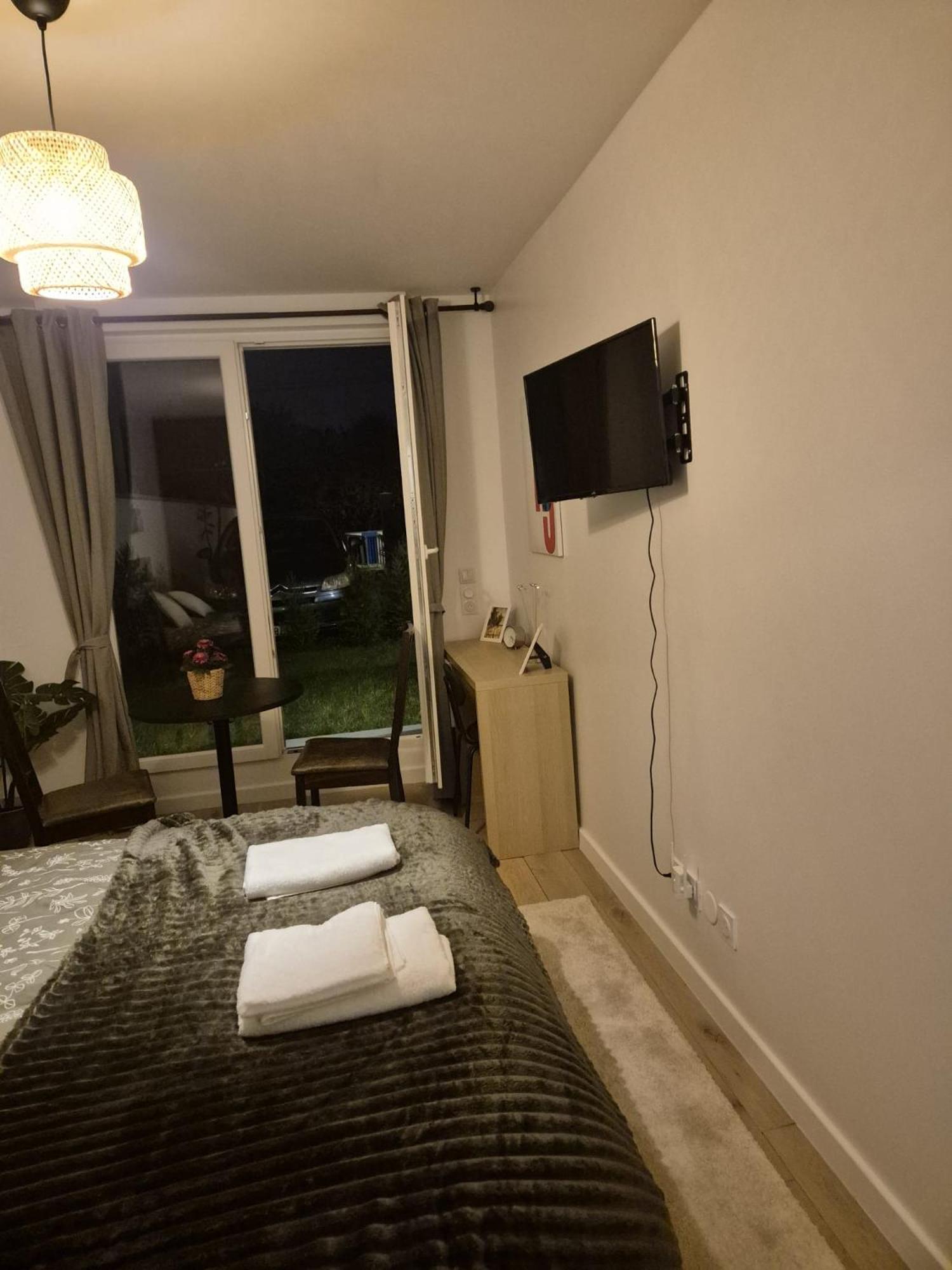 Mir - Chambre 1 Apartamento Athis-Mons Exterior foto
